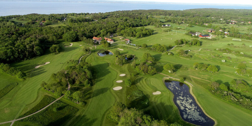 Källa: St Arilds Golfklubb. Inspirerande golf i en rogivande och härlig miljö. 
